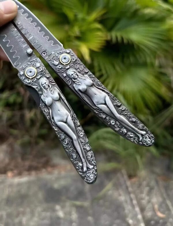 Damascus Steel Folding Knife - High Hardness, Sharp EDC Pocket Hunting Tool