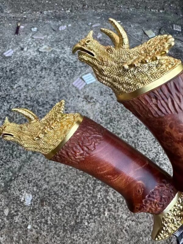 Handcrafted Damascus Hunting Knife by HikingElements - Dragon Head Design.
