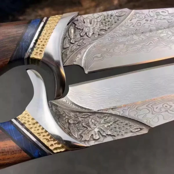 Handmade Japanese VG10 Damascus Steel Hunting Knife by HikingElements - 95-Layer Outdoor Tool.