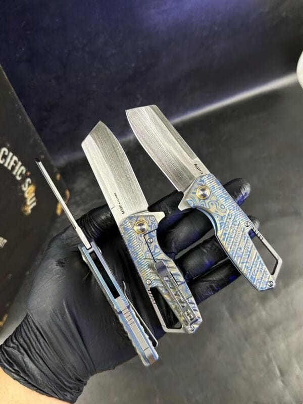 Little Tank M390 Folding Knife with Titanium Handle - HikingElements