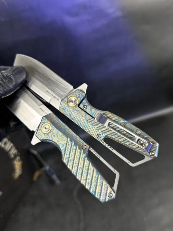 Little Tank M390 Folding Knife with Titanium Handle - HikingElements